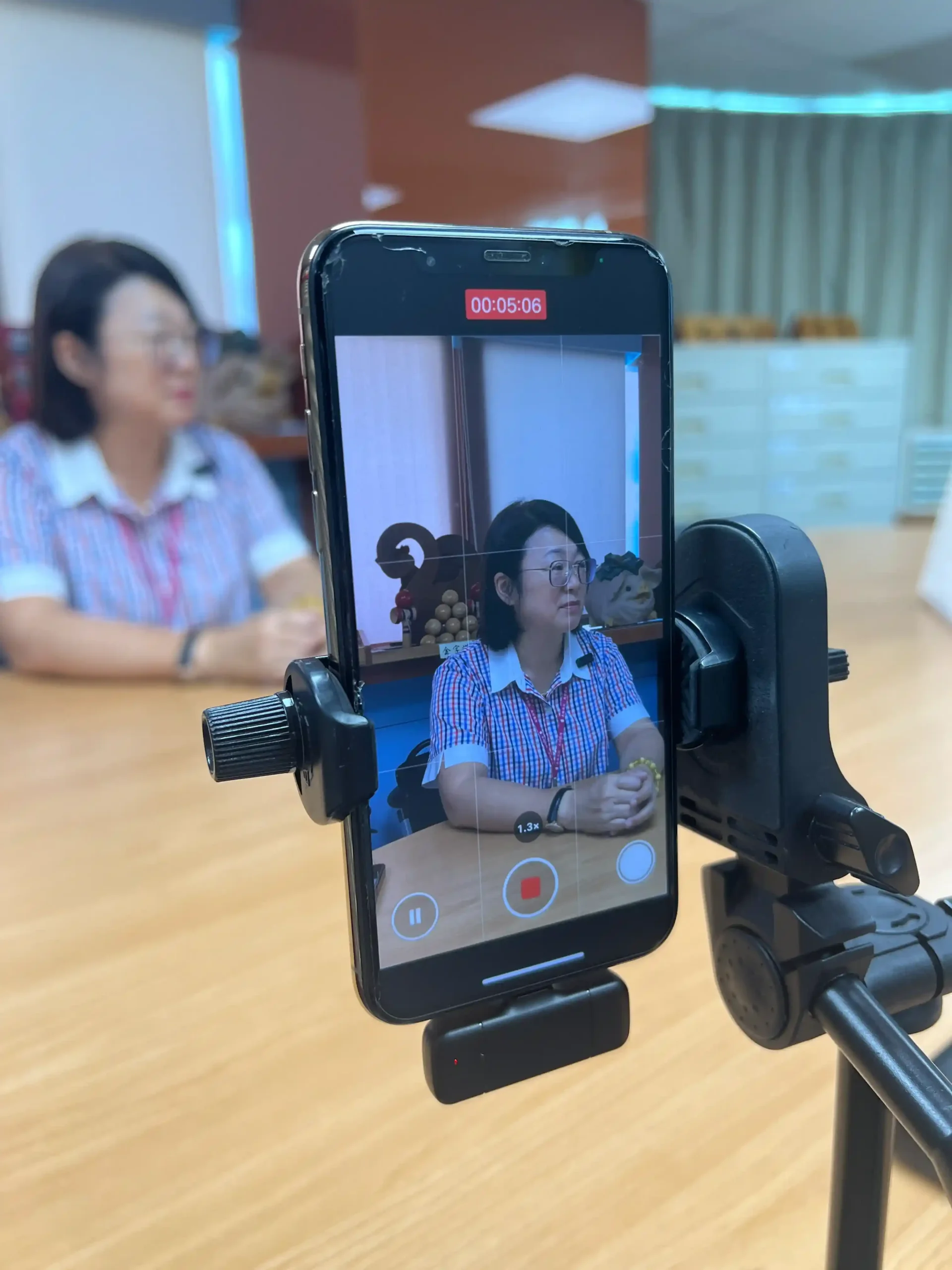 高雄短影音團隊到府進行企業訪談拍攝